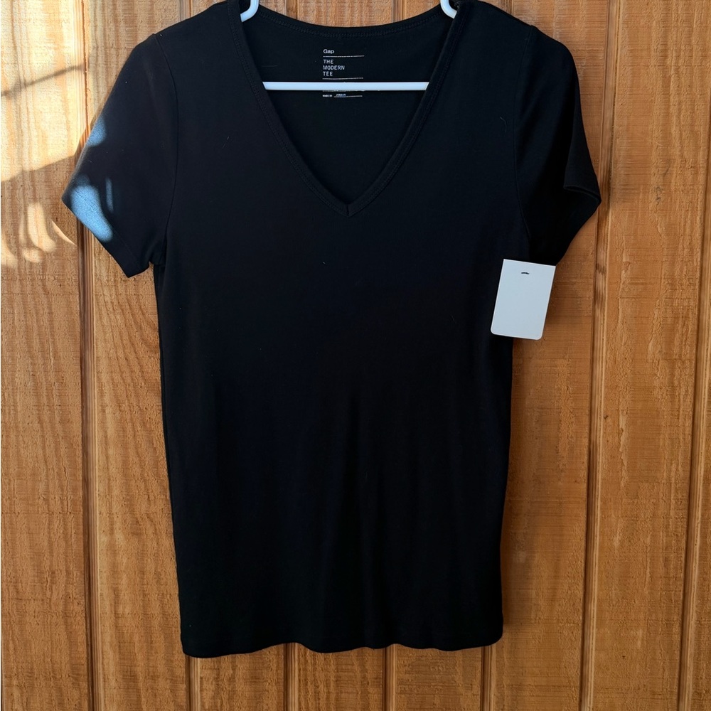GAP Black V-Neck Short Sleeve Tee